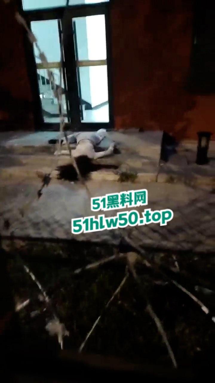 河北东方学院医学院女生疑被人推下楼当场死亡，死状凄惨不忍直视，校方全面封锁消息！！