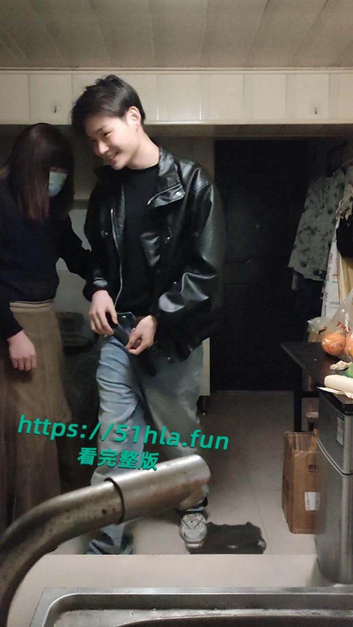 南京伪娘阿红事件,最耀眼的男嘉宾皮衣哥,闪亮登场,清纯气息帅男也拜倒在红姐石榴裙下!