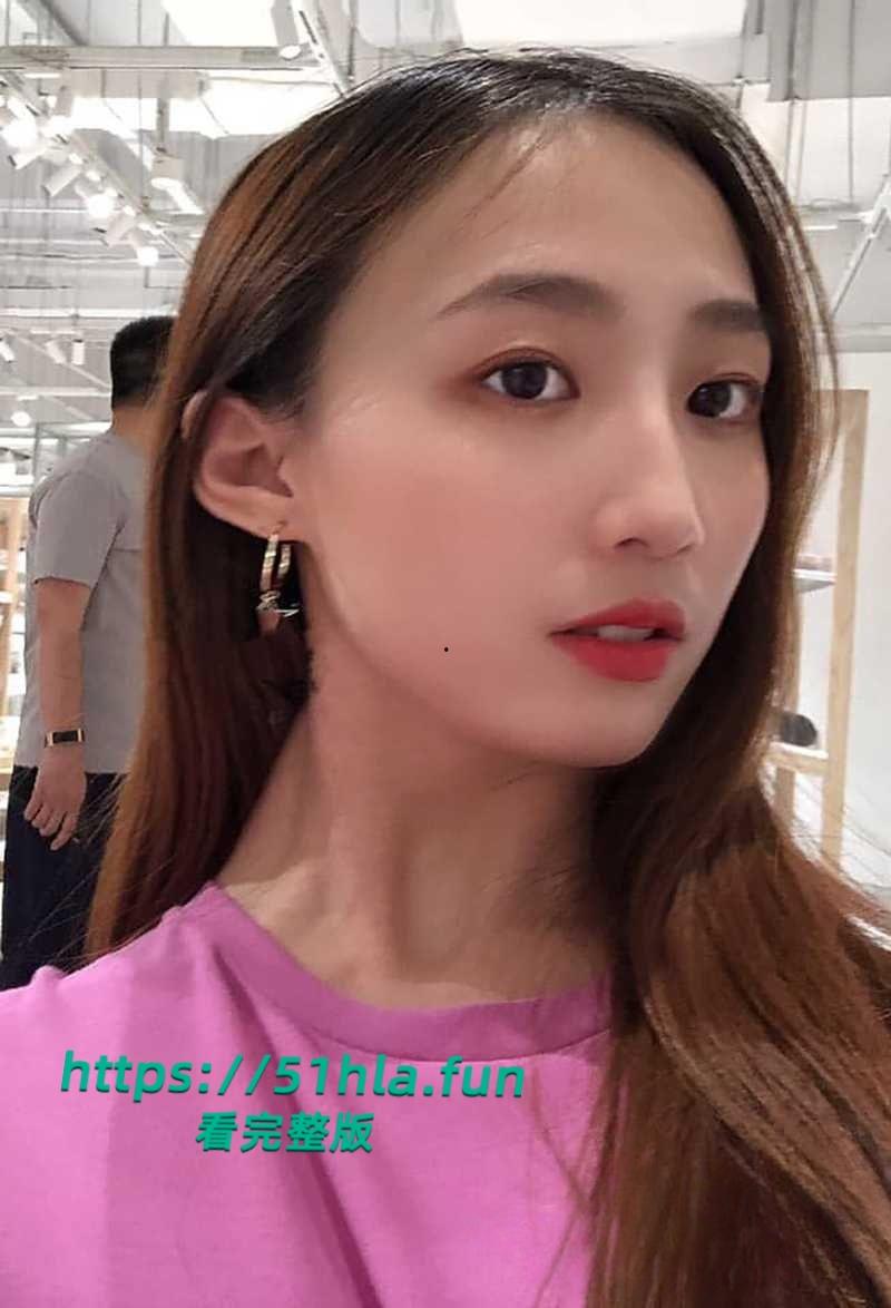 性感瑜伽老师【林依婷】不雅视频曝光，口爆吞精激情车震被打桩爆操内射，优雅女神骚起来比母狗还淫荡！