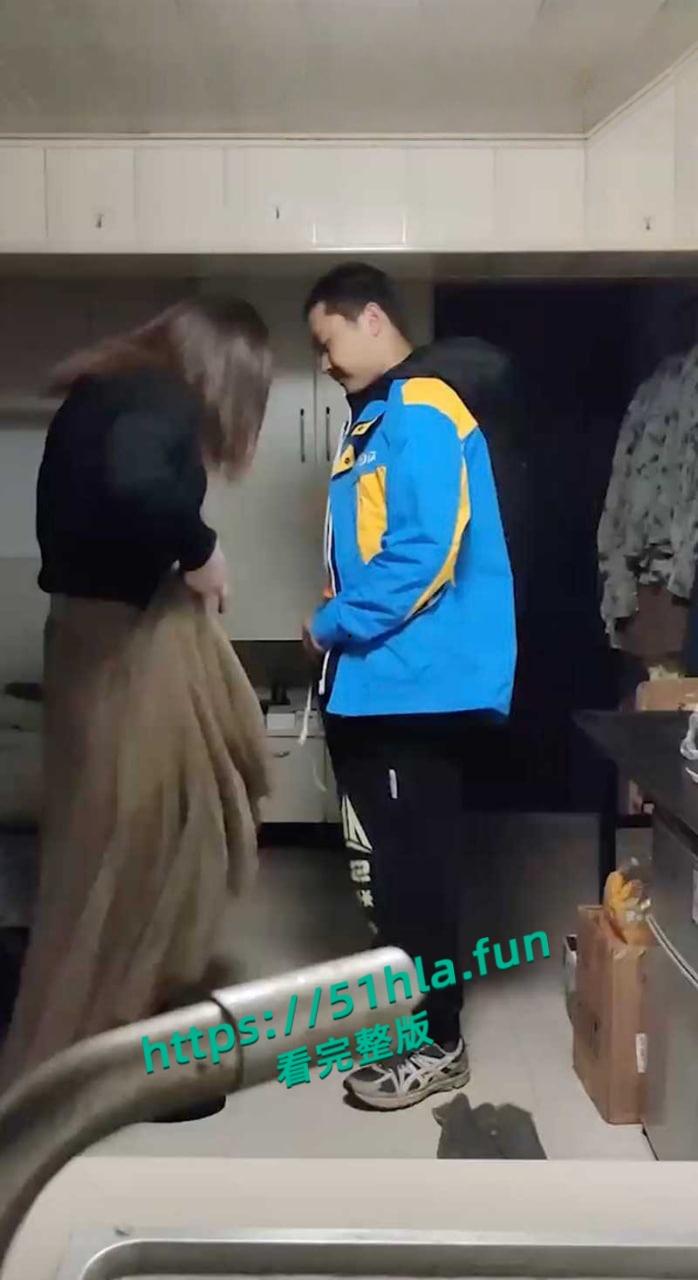 南京伪娘阿红事件，精彩的外卖哥，刚送完餐就马不停蹄来找红姐开干，没想到居然秒射！