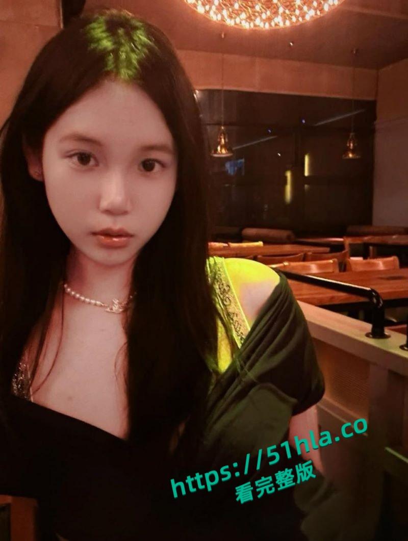 抖音网红学生妹【李祚瑶】私下裸聊,巨乳身材与金主网调,接受各种挑逗指令揉奶到自慰淫靡不堪!