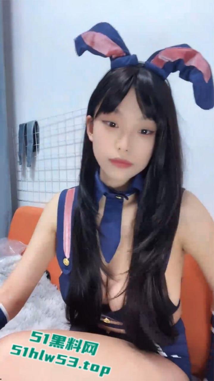 半糖甜美主播【阿斗】与男友激情性爱直播流出,G奶尤物COS性感兔女郎和粉丝互动聊骚,表情羞涩惹人怜爱!