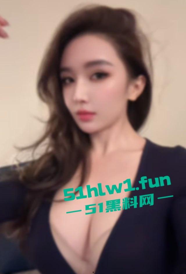 抖音【健身小猫】最新福利视频第二弹，蜜桃臀骚货又被金主爆操，黑丝后入自动拨回弹性顶级，全网独家曝光！