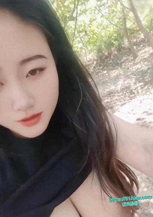 网黄福利姬娍原创老家小树林野战曝光 巨乳人妻被无套后入