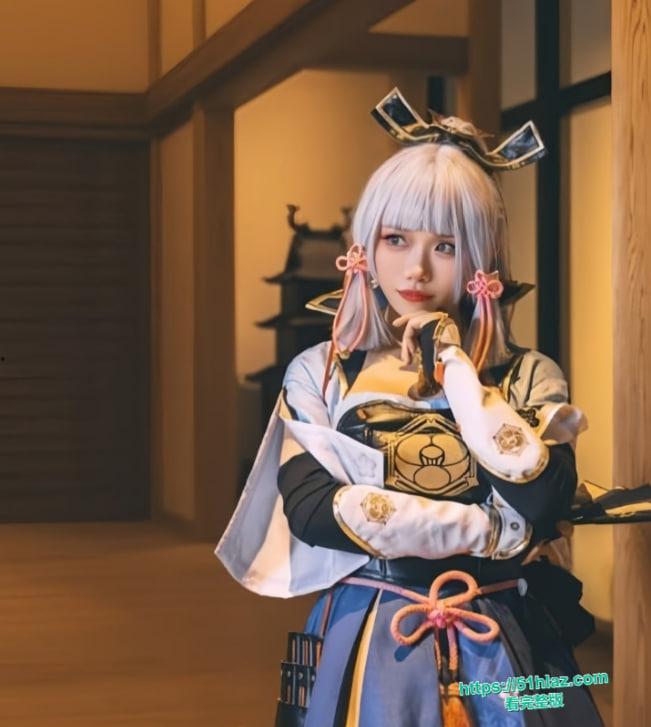 推特甜美福利姬草莓羽衣 化身八重神子发情开干 粉嫩奶子穴全露 坐在粗壮肉棒上疯狂猛骑