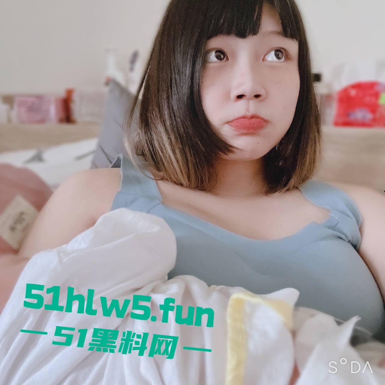 厦门高颜值母狗【赵茹艺】非常反差的大奶人妻，背着老公装少女在网上勾引弟弟。