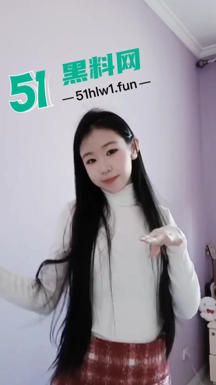 内蒙古赤峰学生妹【杨依诺】老师面前的好学生，私下却是性瘾婊子身材高挑细腰长腿做爱私拍遭流出。