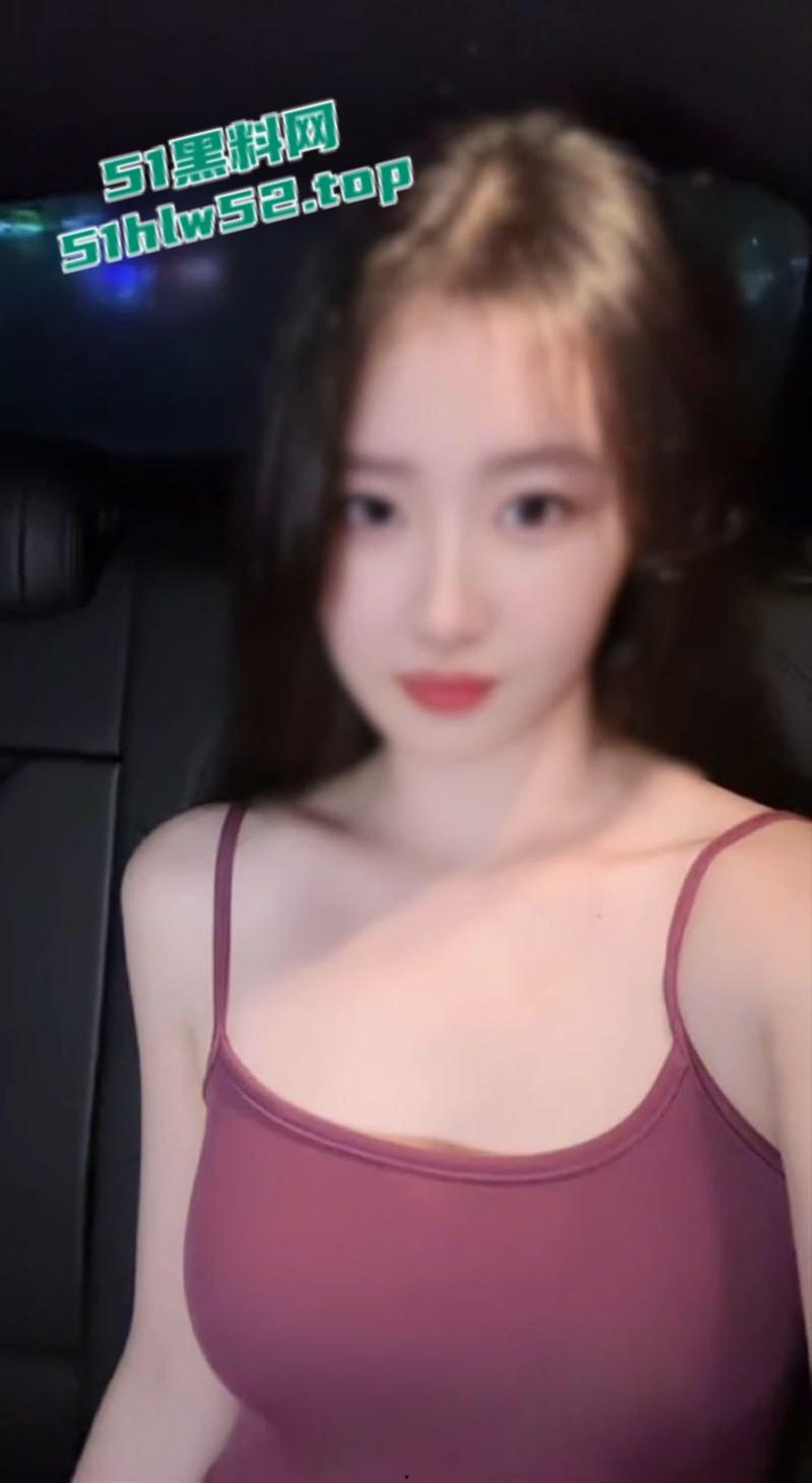 播音系女大学生【小美miyoki】最新福利视频，出租车上道具自慰，穿开档丝袜户外露出淫水狂喷！