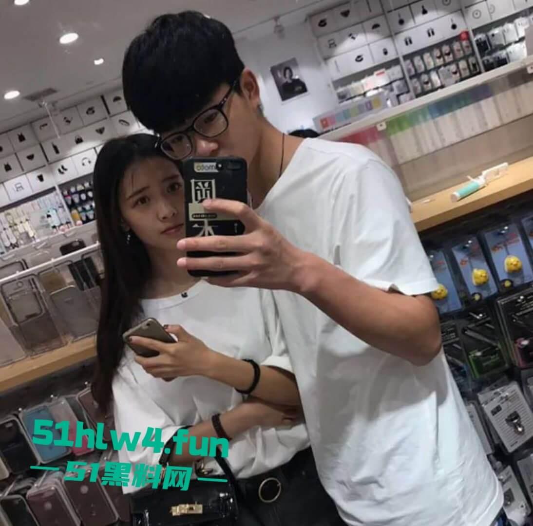 高颜值大眼母狗御姐颜值模特身材,私下却反差至极跪地舔脚伺候主人,再被无套抽插无毛嫩穴。