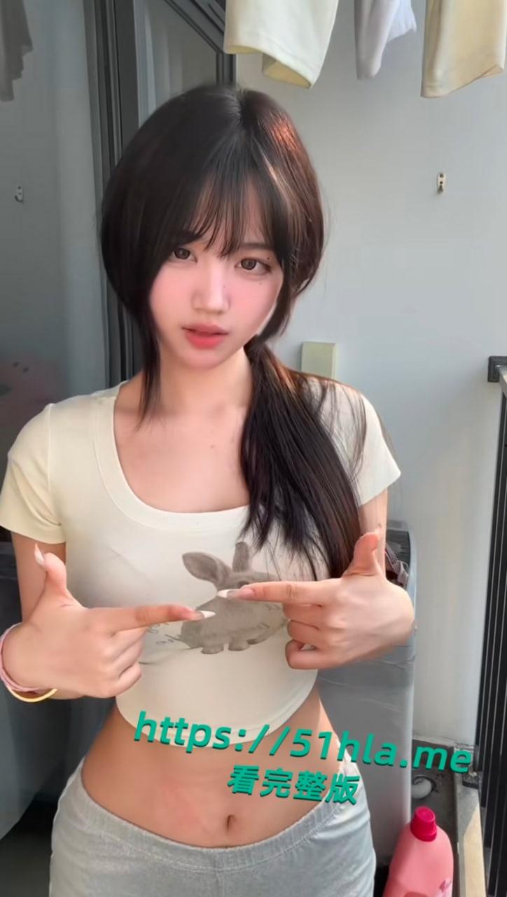 抖音极品网红【喝多了想兔】下海前视频被粉丝扒出,各种情趣装一网打尽,性感身躯搔首弄姿诱惑十足!