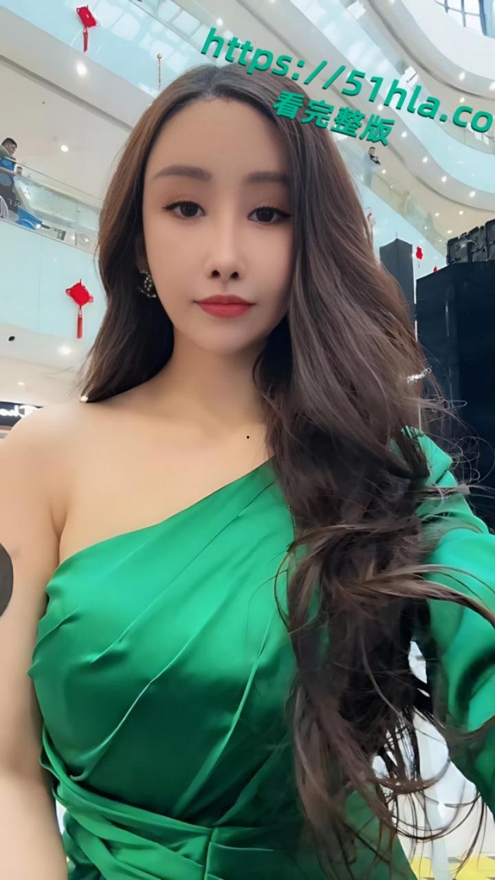 抖音43万粉短剧女演员【金美娜】捞金被迫下海做外围,肥臀巨乳完美露脸被实锤本人!