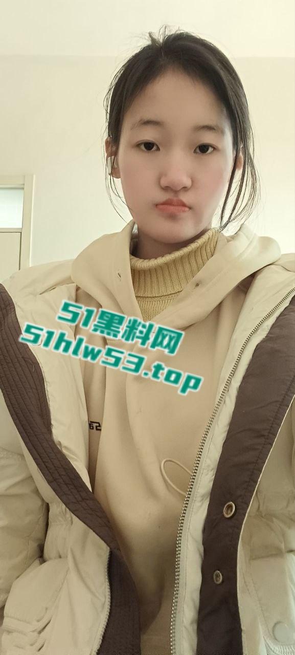 山东临沂电子科技学院风骚学妹【张雯娟】约炮成瘾脚踏多船，身染性病全身溃烂自慰扣穴！