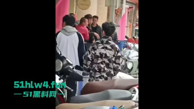 广东汕尾狗男女偷情被发现，原配开车撞男小三，下死手暴力殴打人差点没了！