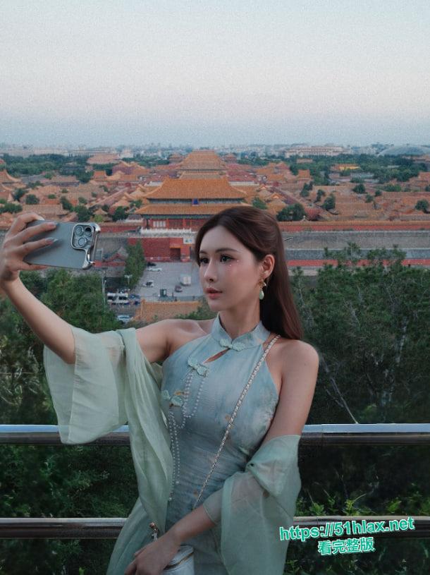 巨乳福利姬艾熙Ashley最新付费片子外流！反差母狗跪舔大屌深喉被多姿势调教狂操最后无套内射