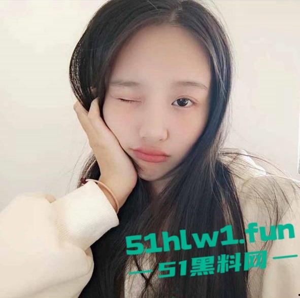 莆田酒店前台【刘芯梦】曝光经理客房做爱调教，母狗自拍泄密小嫩妹嫩穴堪称顶级母狗。