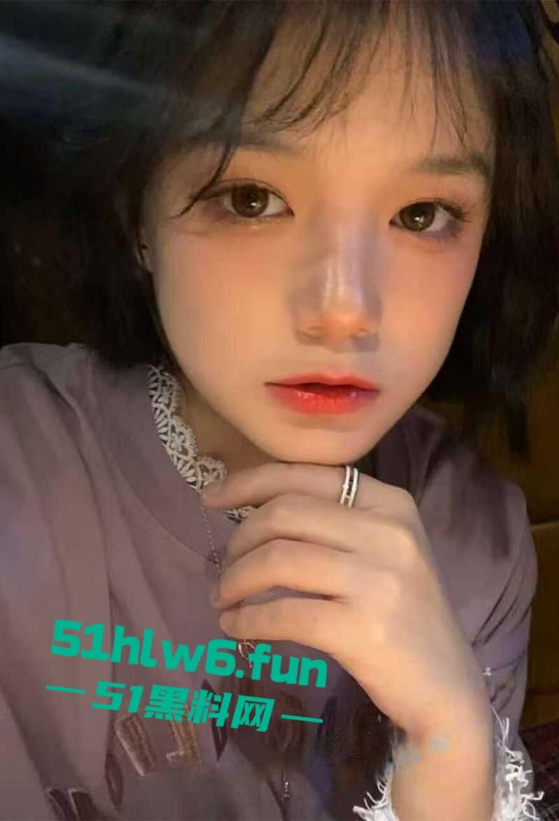 沈阳城市学院女神【张雨婷】露脸调教视频流出，口交吞精趴地当狗反差巨大！