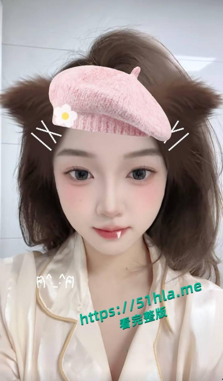 达州市可爱大胸嫩妹,镜前激情口交吞精射出后,骚货摆弄身姿不忘对镜头媚眼挑逗,画面香艳至极!