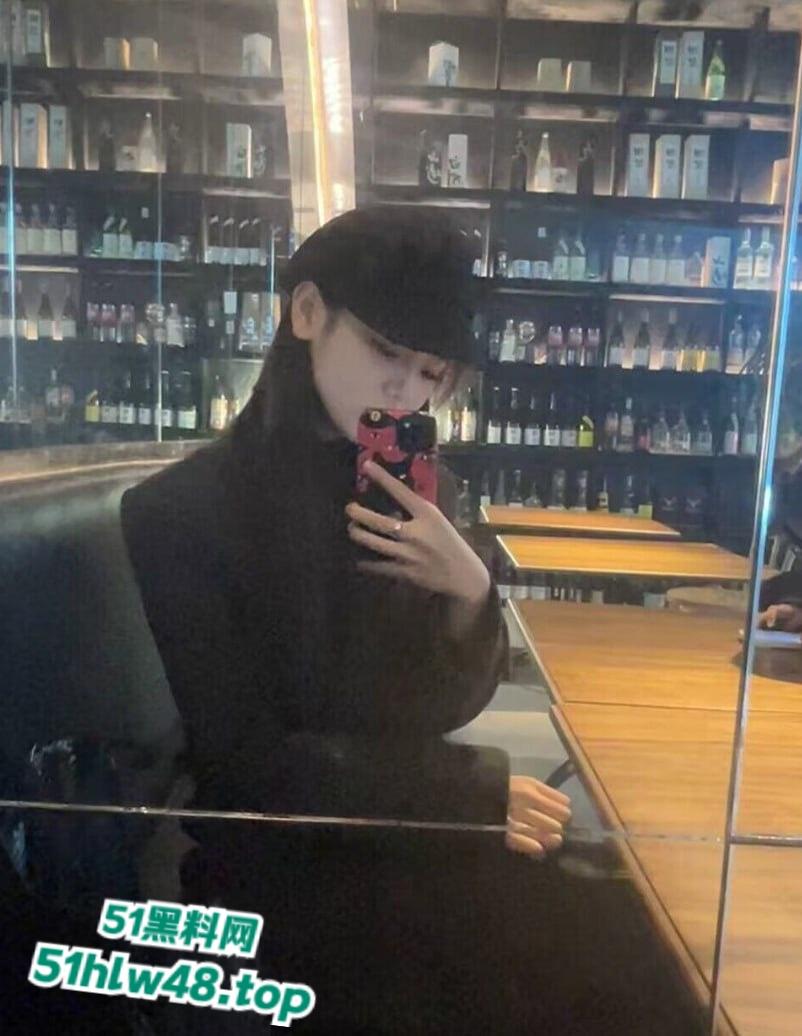 广东艺术学院【李玉婷】清纯嫩妹女神，男友视频玩嗨彻底放飞自我，全裸上阵骚话不停。