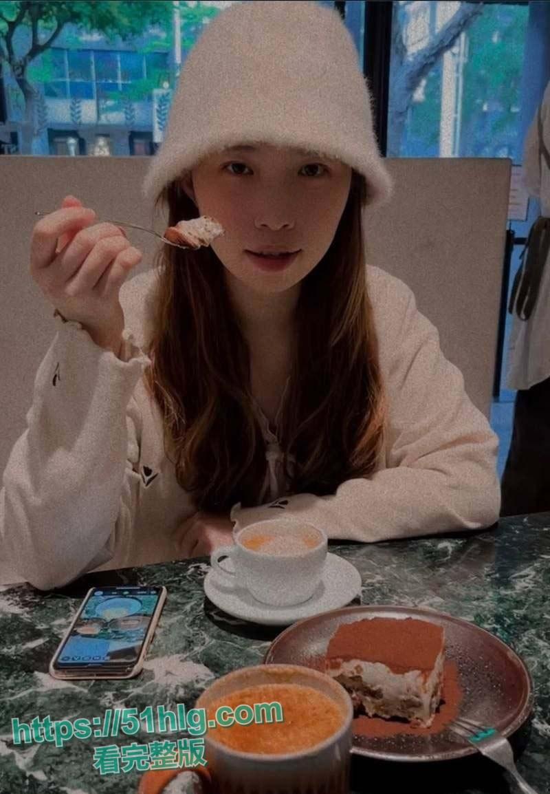 【上海】高颜值少妇【慧慧】出轨被男友发现 最终矛盾升级因一只猫 被男友残忍杀害 约炮视频全网疯传