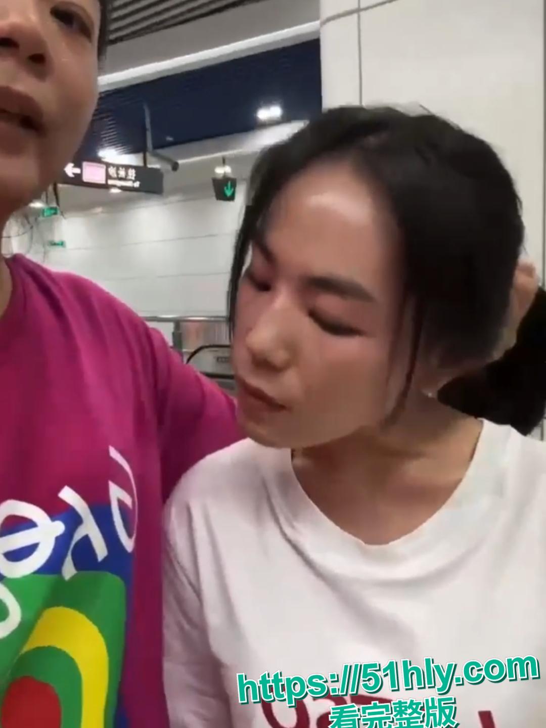 长沙明星幼儿园教师姜灵出轨学生爸爸被原配揪着头发游街示众!