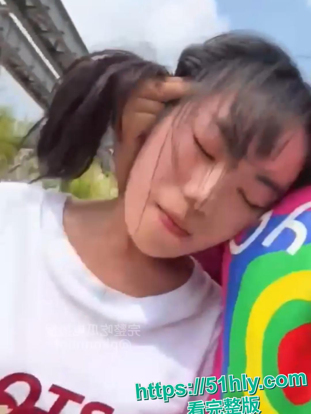 长沙明星幼儿园教师姜灵出轨学生爸爸被原配揪着头发游街示众!