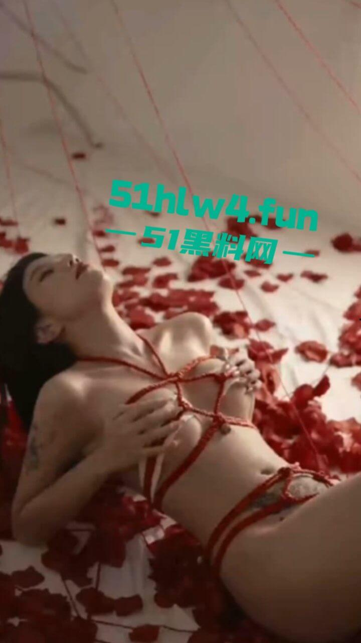 瓜友求稿【鱼神】抖音百万粉丝博主，魔鬼身材极品尤物，蜂腰翘臀大长腿微密圈绳索艺术调教福利流出。