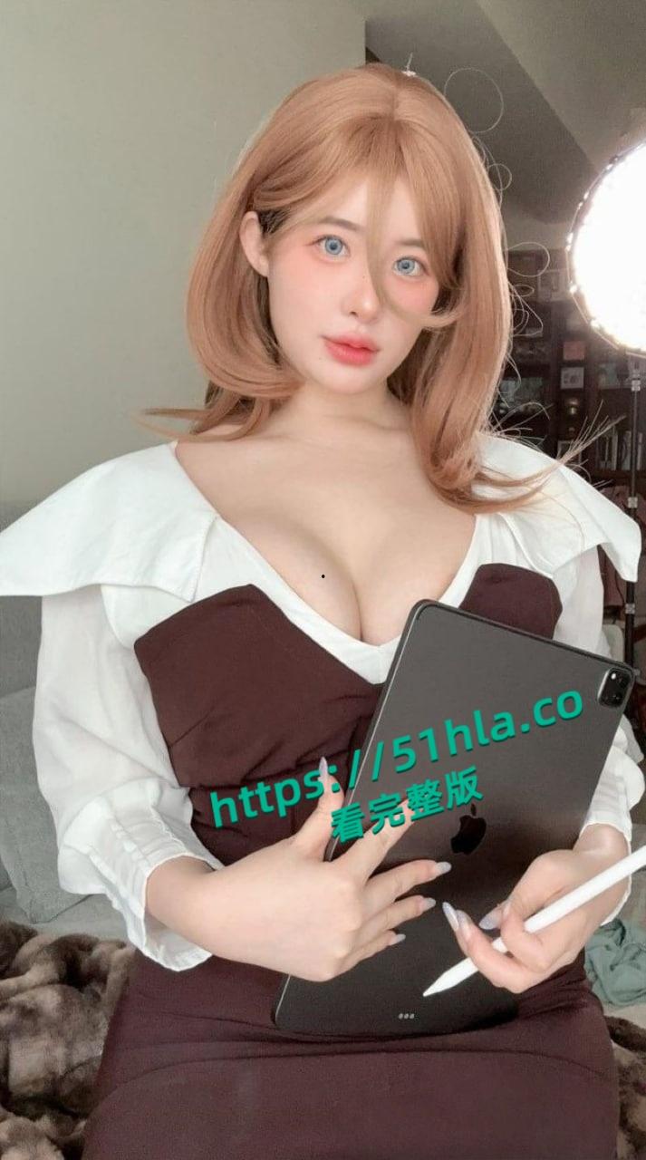 高颜值女神【Cocopie0218】浴池自慰拍摄,丰乳肥臀诱惑十足,白虎逼被道具抽插淫水四溢!