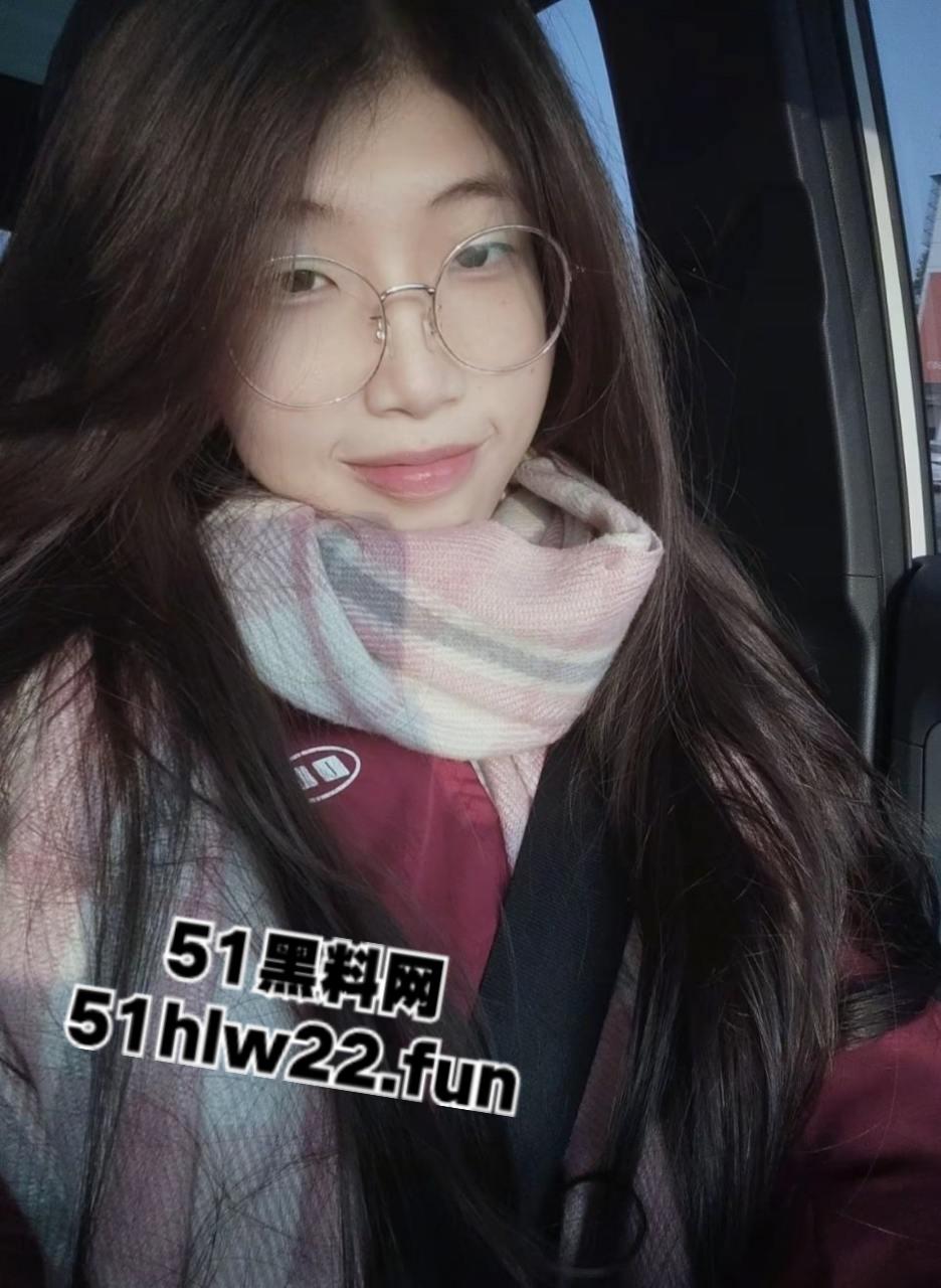 山东烟台大学【杨倩雪】高挑身材反差眼镜婊，顶级母狗出轨成性毫无廉耻，绿帽男友怒而曝光下贱肉便器。