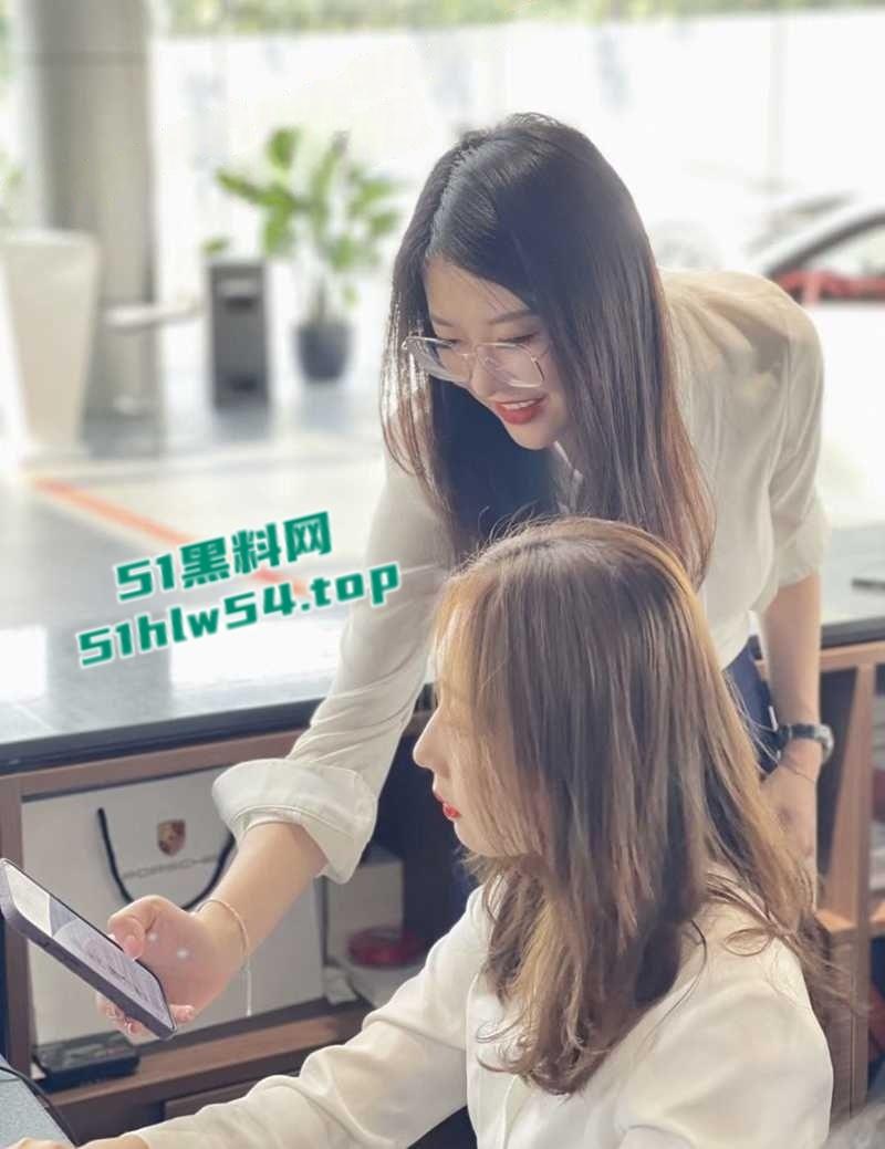 保时捷金牌销售【coco】车主做爱视频被老公曝光，极品身材比少女还要嫩！