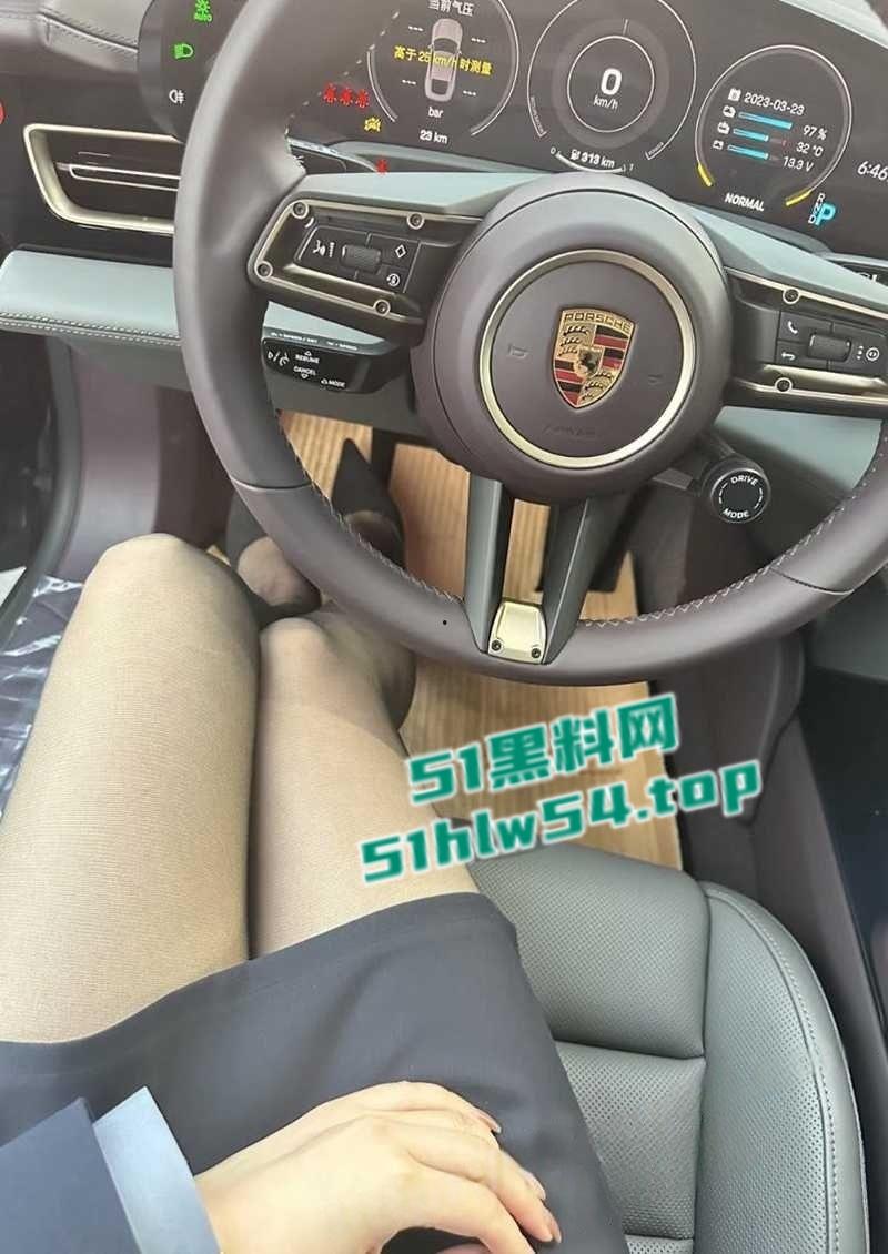 保时捷金牌销售【coco】车主做爱视频被老公曝光,极品身材比少女还要嫩!