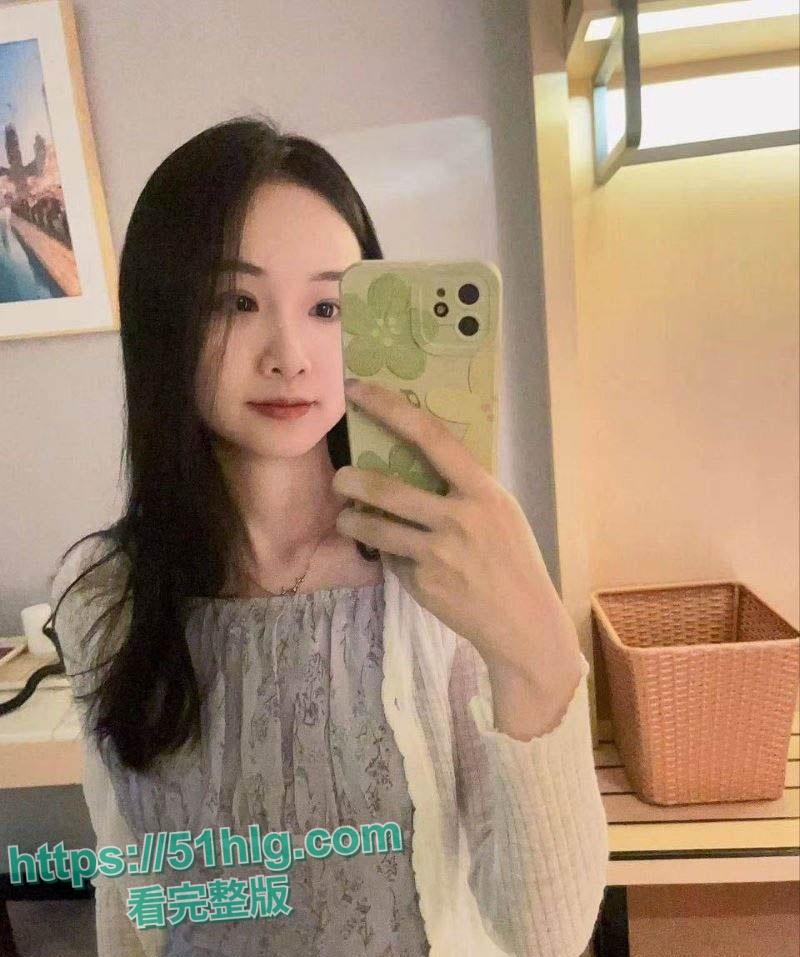 深圳北航校花【赵蕊】性感约炮！红色蕾丝情趣装引诱满场， 雪白嫩体爆发无限快感，骚态撩人