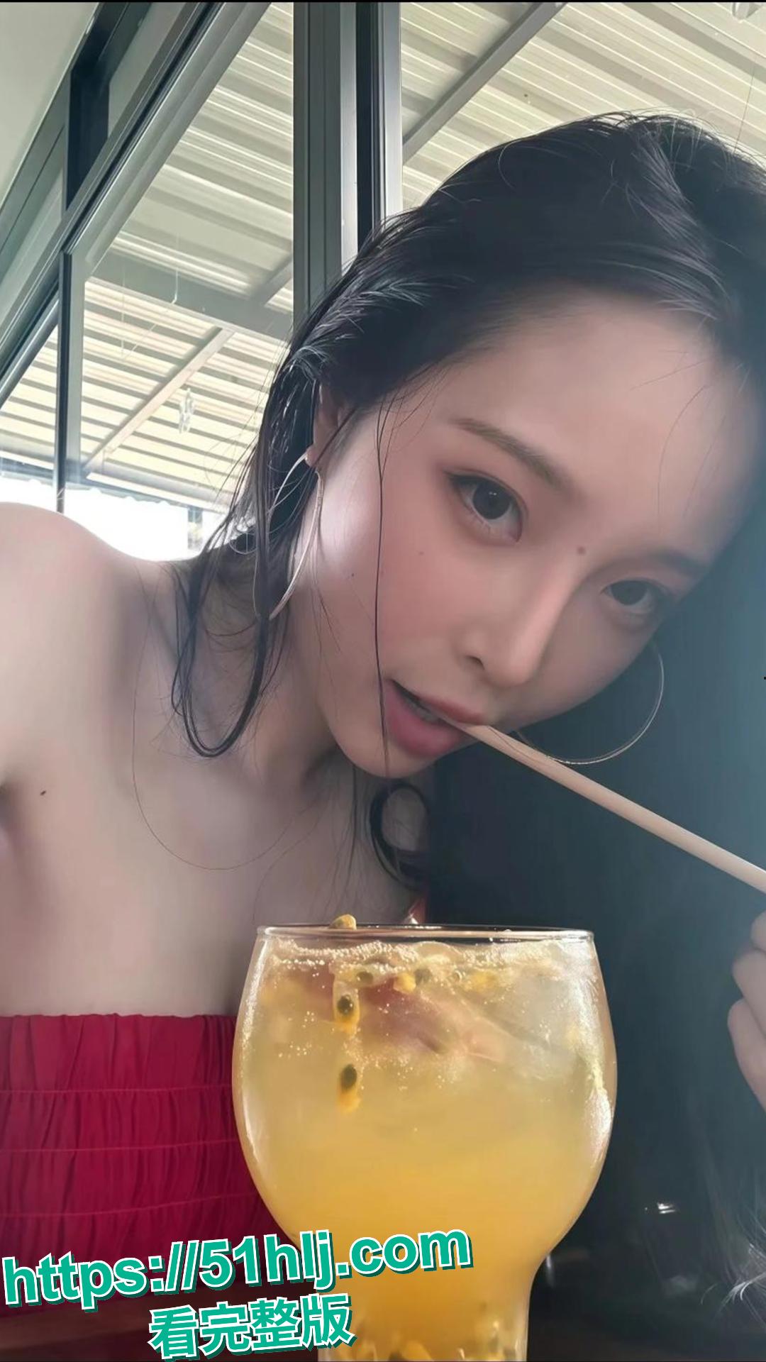 电影《正义回廊》妃妃饰演者 孙禾颐 下海付费视频,脸逼同框道具自慰 表情诱惑娇喘诱人 淫骚姿态难以抵挡!