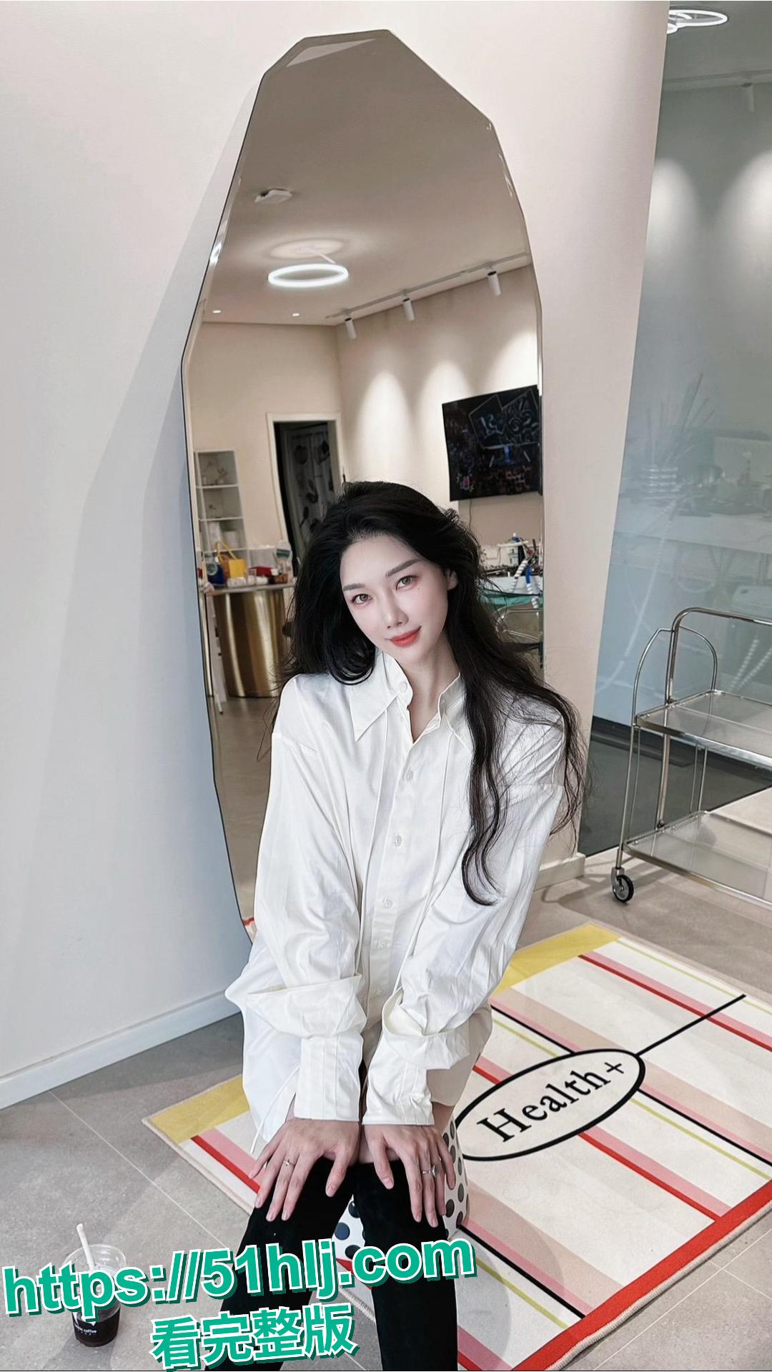 电影《正义回廊》妃妃饰演者 孙禾颐 下海付费视频,脸逼同框道具自慰 表情诱惑娇喘诱人 淫骚姿态难以抵挡!