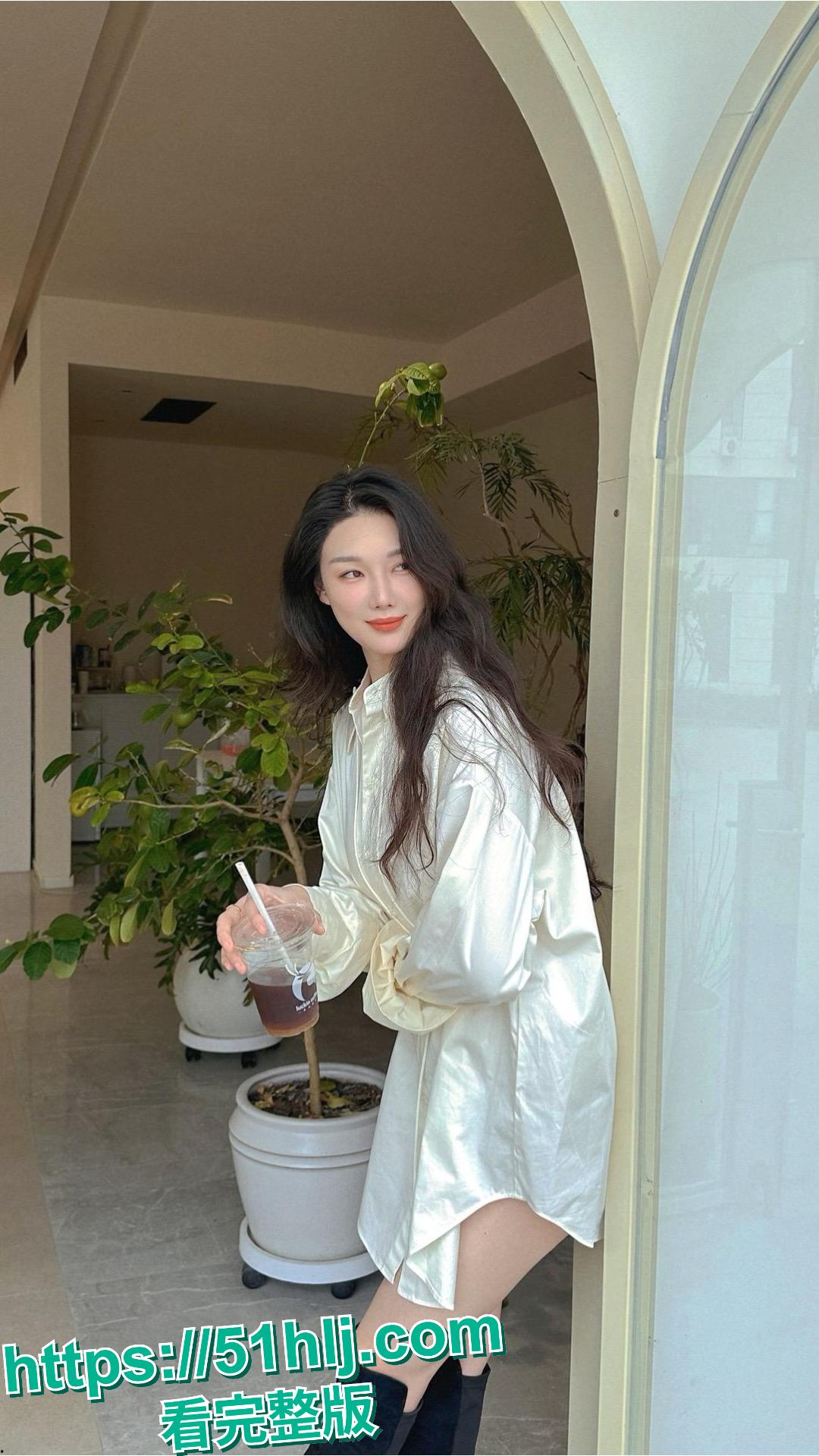 电影《正义回廊》妃妃饰演者 孙禾颐 下海付费视频,脸逼同框道具自慰 表情诱惑娇喘诱人 淫骚姿态难以抵挡!