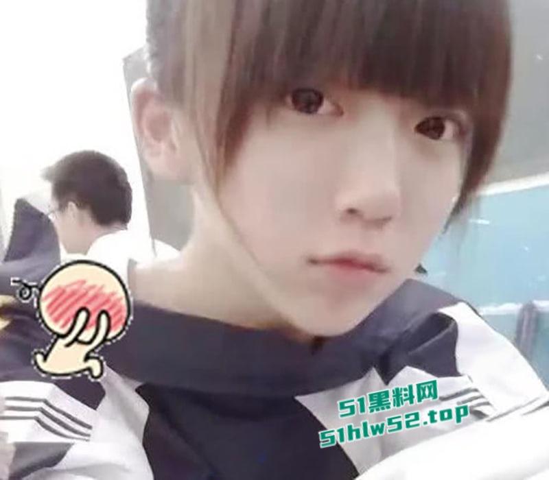 后续更新,抖音网红【呆妹儿小霸王】直播间回应曝光事件,多次强调不是自己却没证据自证,早期背刺【旭旭宝宝】更多黑料扒出!