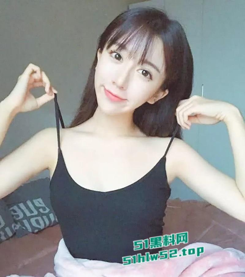 后续更新,抖音网红【呆妹儿小霸王】直播间回应曝光事件,多次强调不是自己却没证据自证,早期背刺【旭旭宝宝】更多黑料扒出!