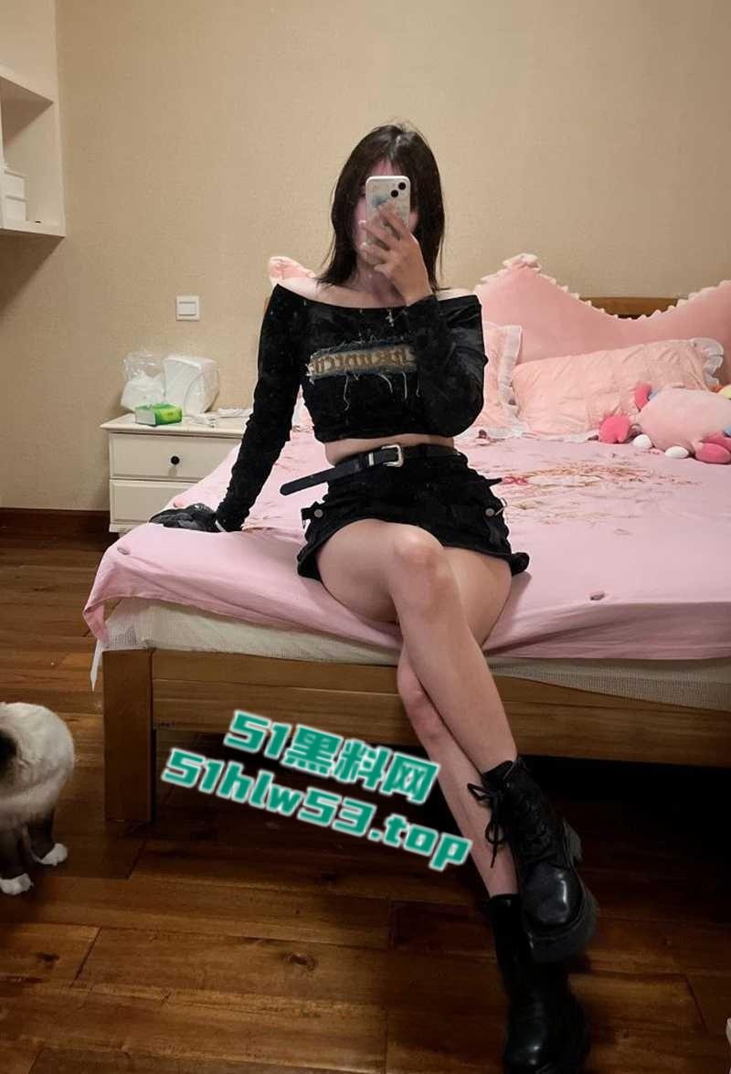 成都性感机车网红性爱视频流出,大奶尤物卖逼捞金,玩跳蛋自慰被金主花式无套爆操!