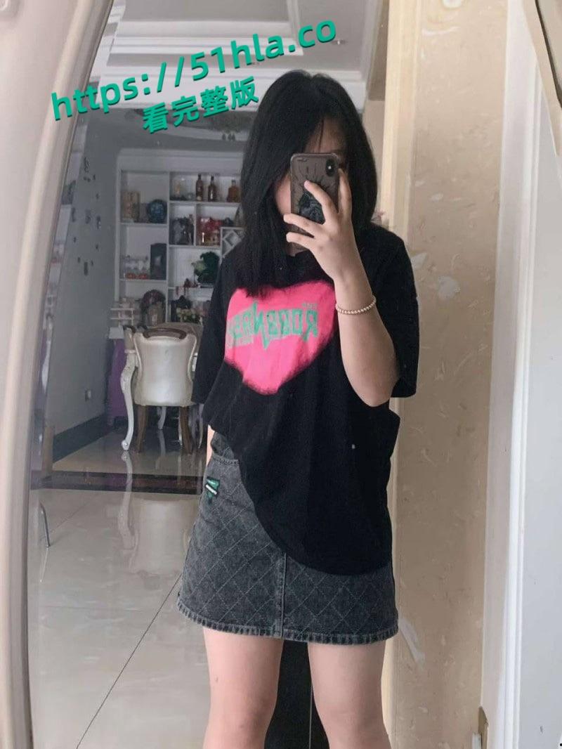 陕西商洛十九岁清纯大一学妹【吴睿尧】微胖母狗假期在家发情,遭炮友远程调教浑身写满下贱铭文!