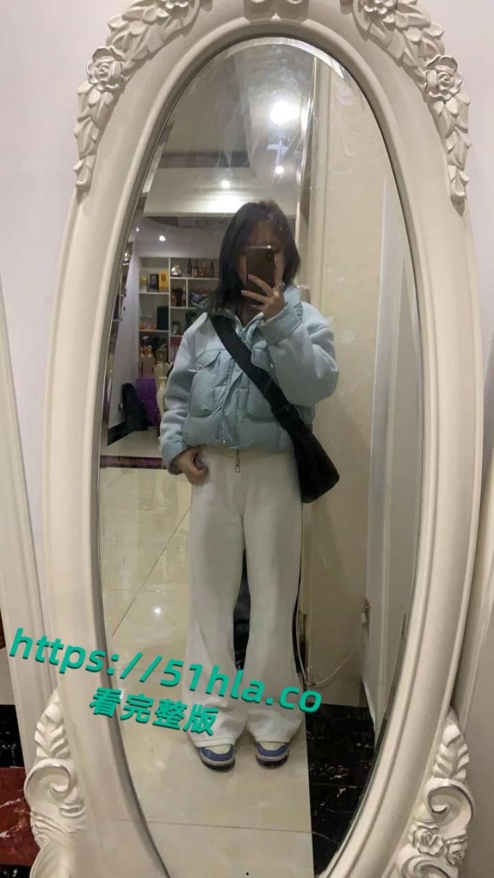 陕西商洛十九岁清纯大一学妹【吴睿尧】微胖母狗假期在家发情,遭炮友远程调教浑身写满下贱铭文!