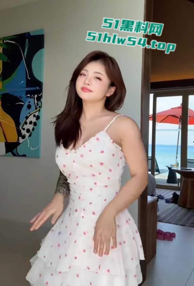 雪梨枪4P门女主惊现,抖音美女网红【海胆的越野车】不雅视频流出,金主约炮玩3P被网友扒出真实身份!