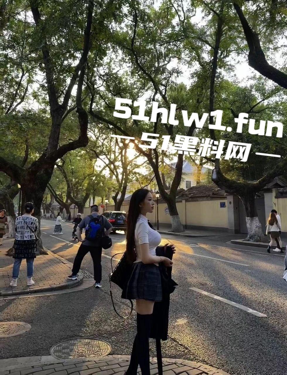 颜值反差女主播【VV星球】福利流出，天使脸蛋九头身巨乳，黑色蕾丝薄纱下的骚气让人瞬间浴血沸腾！