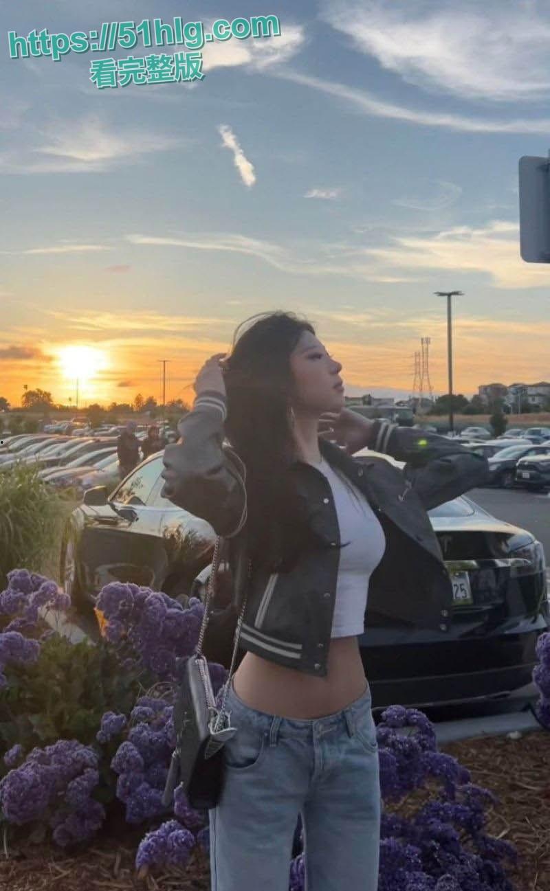 【新加坡】美女留学生回国后却在外网爆火 前男友因爱生恨将私密视频曝光 极品身材被各种爆操 淫荡本质展现的淋漓尽致