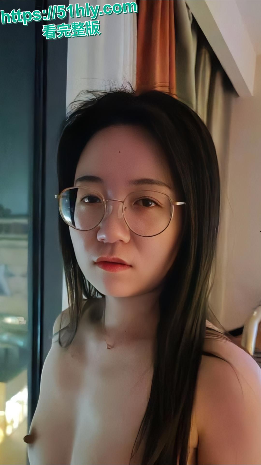 浙江嘉兴清纯人妻何晓韵野外偷情单身小叔子口曝黑料全网疯传!小区楼下口交大屌,忍不住了回家爆操骚母狗!