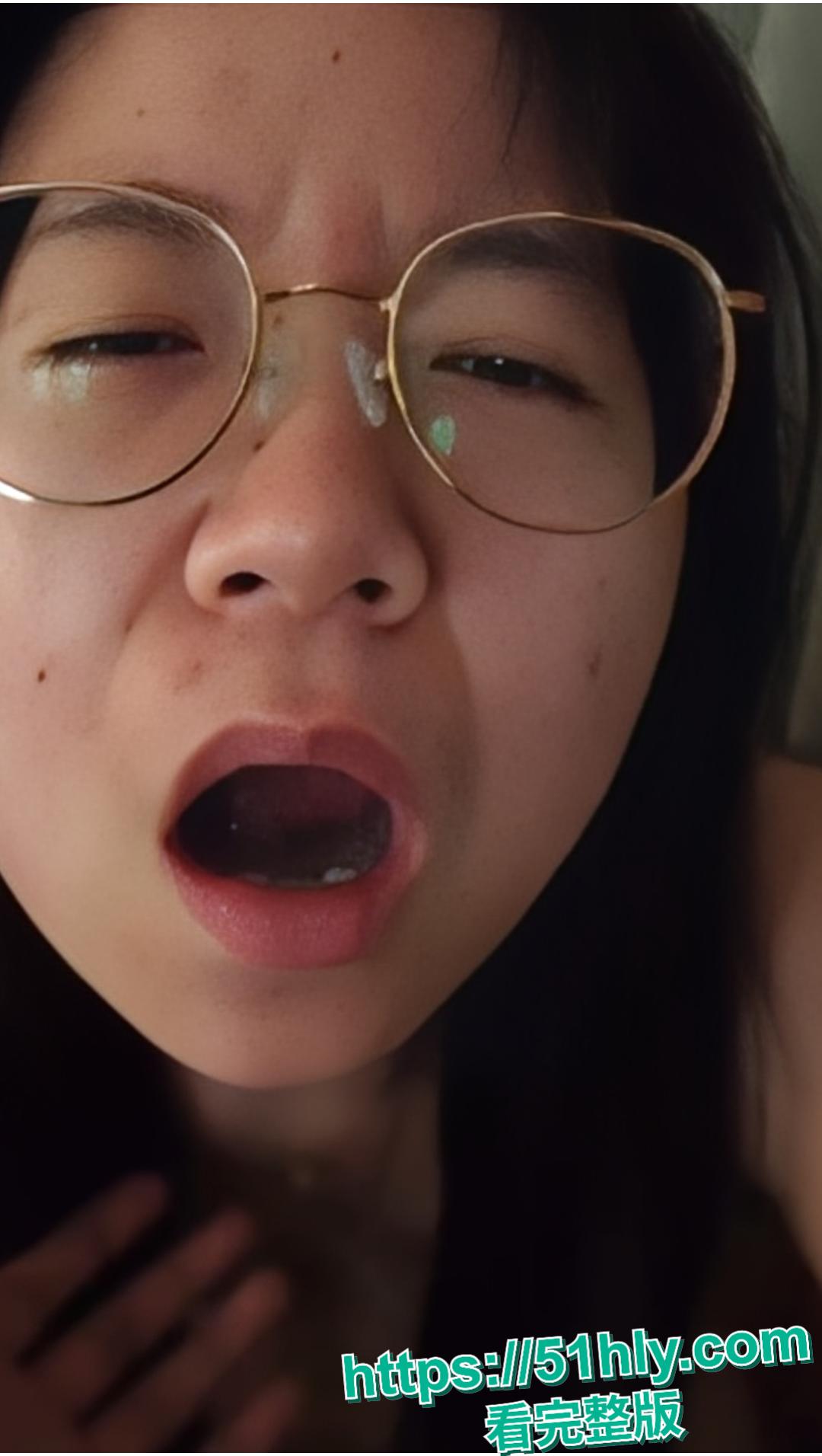 浙江嘉兴清纯人妻何晓韵野外偷情单身小叔子口曝黑料全网疯传!小区楼下口交大屌,忍不住了回家爆操骚母狗!