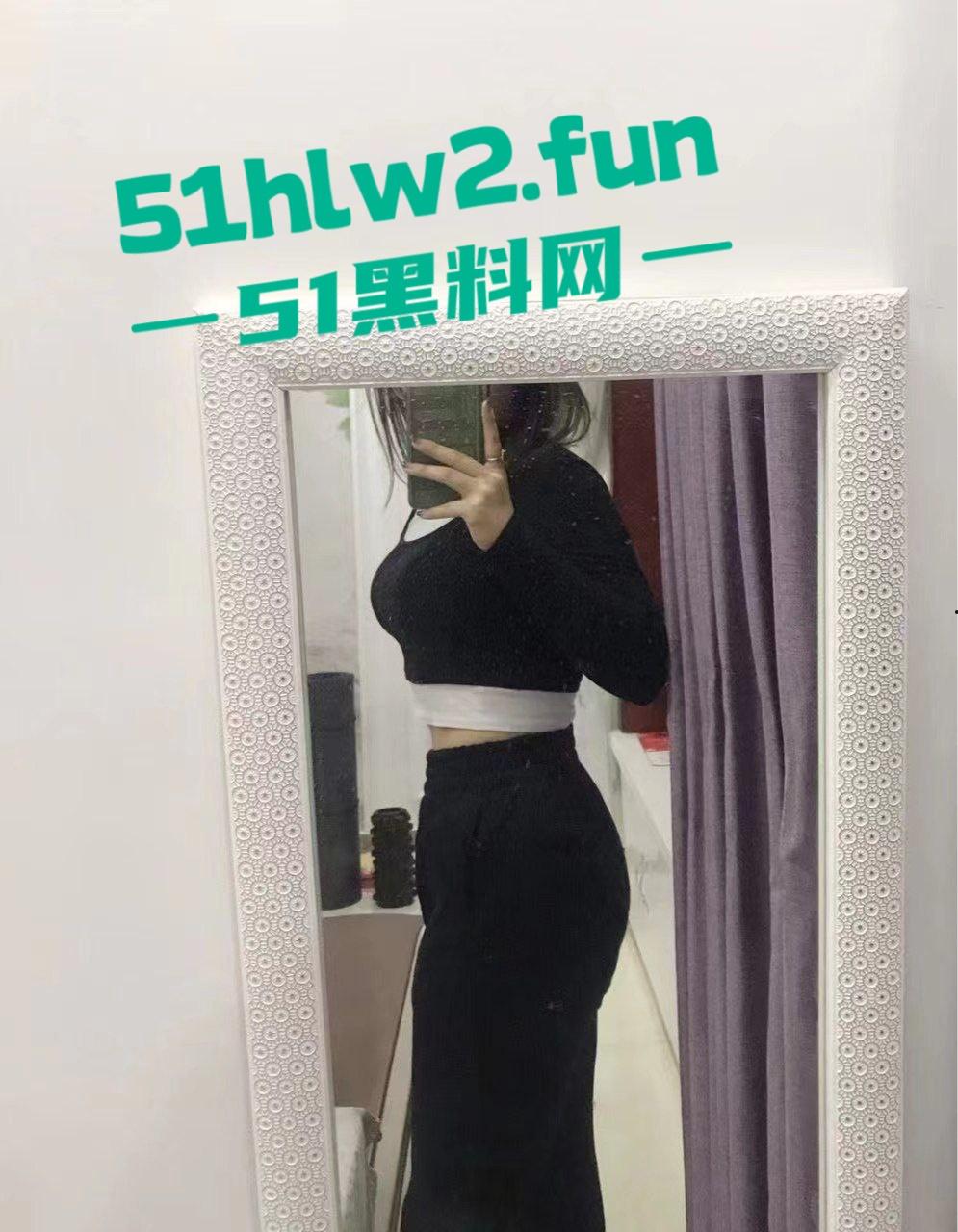 河北衡水顺平中学班主任爆大瓜！C-18班政治老师教书是正经的，下课跪地吃鸡骚得一批真会玩！