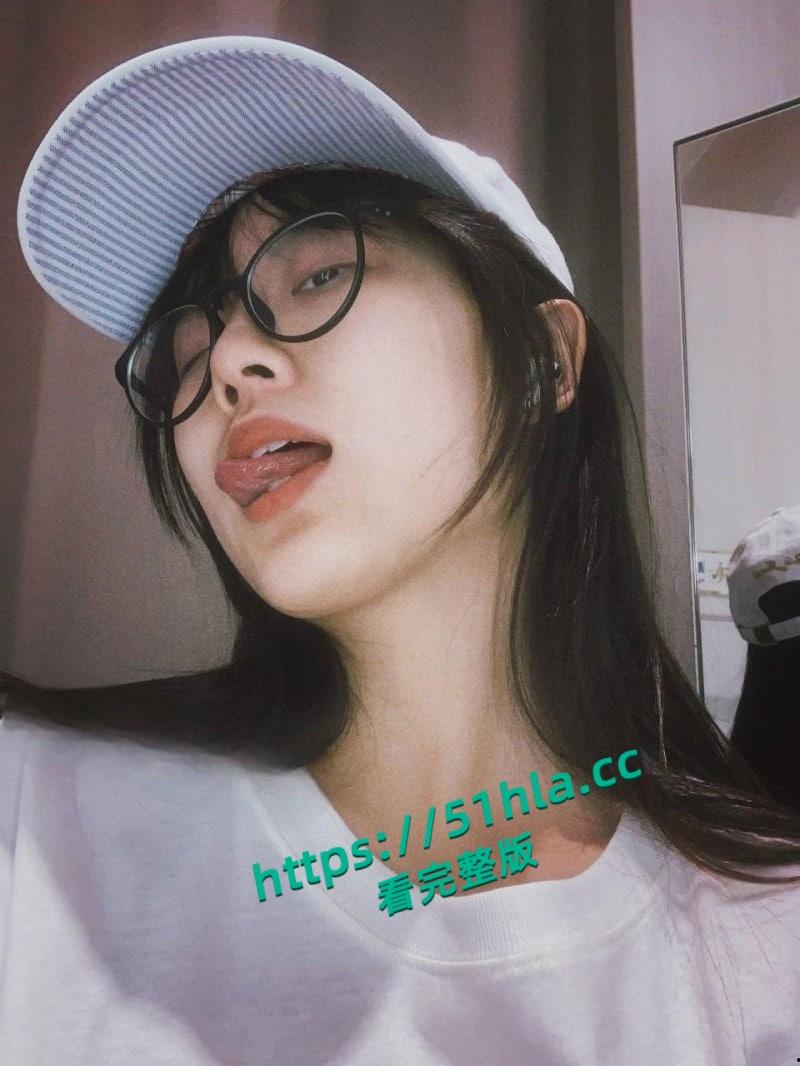 抖音网红相声演员【卯哥】的自我修养，由黄转绿后再曝私拍，肥美蜜臀依旧诱惑至极！