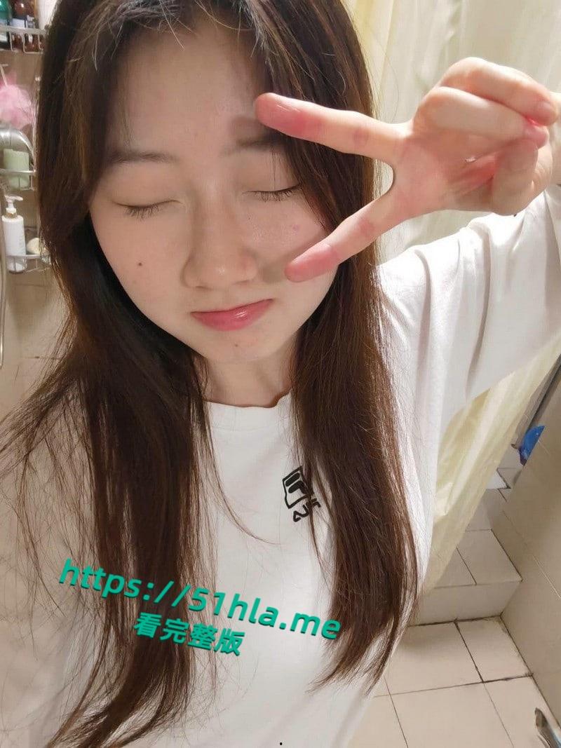 曲阜师范大学【何鑫】与男友性爱视频流出,白嫩胴体让人欲罢不能,对镜玩穴足交伺候主人超劲爆!