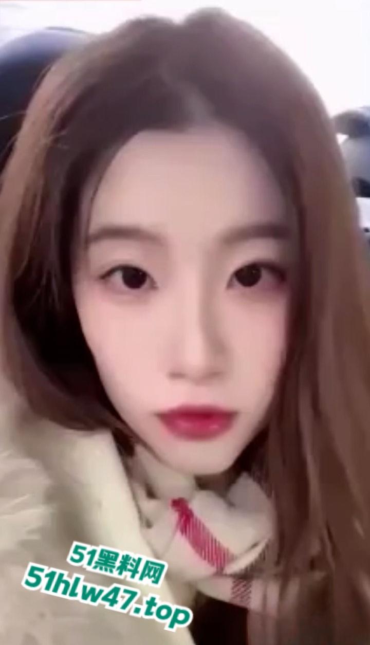 抖音130万粉丝网红【芋泥肉肉包】激情露出，奶子虽然下垂但搞黄色的捞钱的心态永垂不朽。