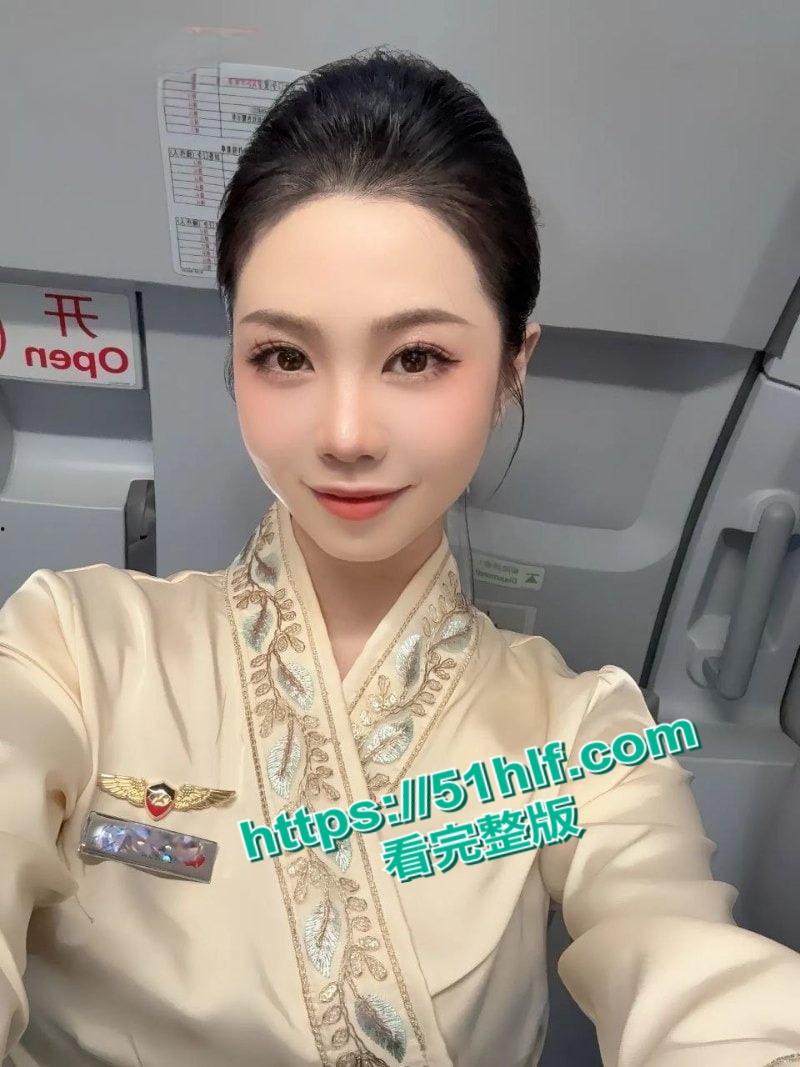 山东青岛98年空姐【张萍】私下淫乱视频流出,反差骚婊学生时代就欲望爆棚四处寻欢!