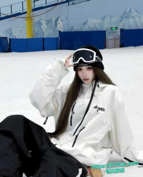 千万网红老白与滑雪圈美女陪玩事件 3000陪滑费给不起 女主直播发声控诉白嫖行为 却被扒出是高端外围转型 露脸实锤曝光很骚很会撩